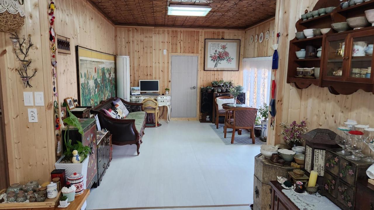 Wolyeongchae Hotell Andong Exteriör bild